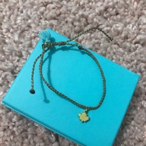 Pura Vida leaf bracelet